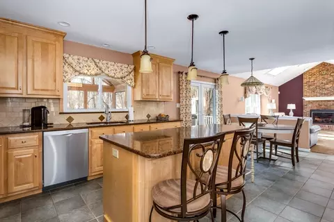 Kitchen - 4 Maple Brook Ln, Franklin, MA 02038 photo 3 of 5