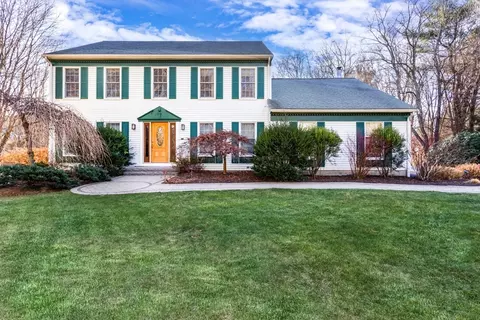 Exterior - 4 Maple Brook Ln, Franklin, MA 02038 photo 2 of 7