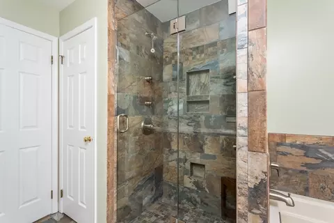 Bath - 4 Maple Brook Ln, Franklin, MA 02038 photo 4 of 4
