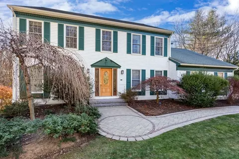 Exterior - 4 Maple Brook Ln, Franklin, MA 02038 photo 3 of 7