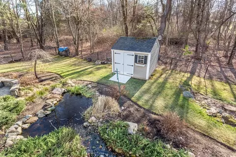 Exterior - 4 Maple Brook Ln, Franklin, MA 02038 photo 7 of 7