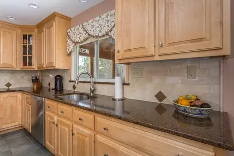 Kitchen - 4 Maple Brook Ln, Franklin, MA 02038 photo 5 of 5