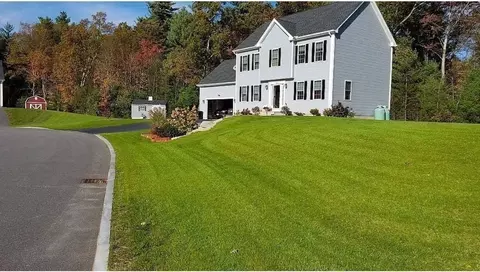 25 Haywood Cir, Mendon, MA 01756 photo 4