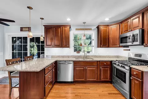 25 Haywood Cir, Mendon, MA 01756 photo 8