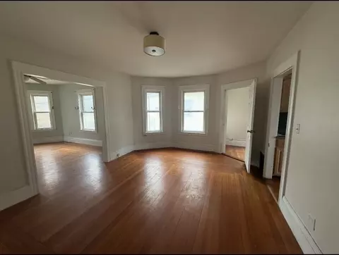 89 Essex St #2, Swampscott, MA 01907