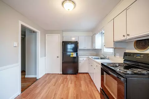 63-65 E Bay Path Ter, Springfield, MA 01109 photo 3