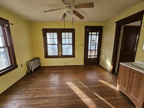 Living - 73-75 Kenyon St, Springfield, MA 01109 photo 4 of 8
