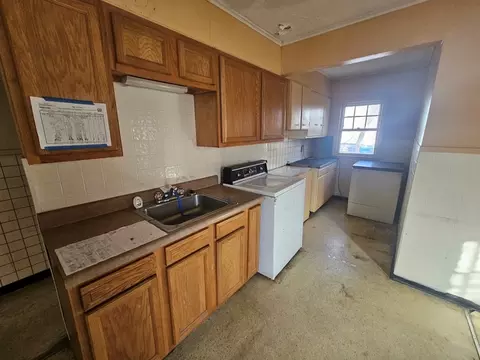 Kitchen - 73-75 Kenyon St, Springfield, MA 01109 photo 2 of 4