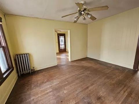 Living - 73-75 Kenyon St, Springfield, MA 01109 photo 2 of 8