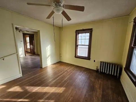 Living - 73-75 Kenyon St, Springfield, MA 01109 photo 5 of 8