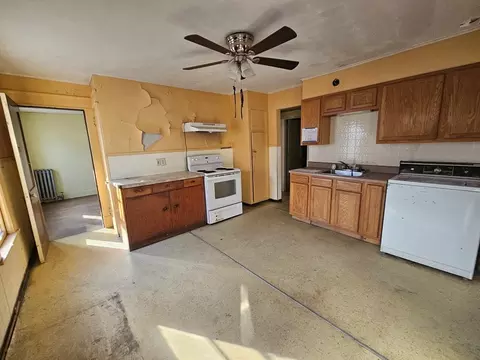 Kitchen - 73-75 Kenyon St, Springfield, MA 01109 photo 1 of 4