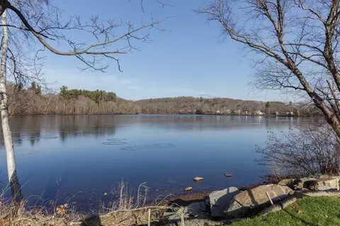 15 Stanley Dr, Haverhill, MA 01830