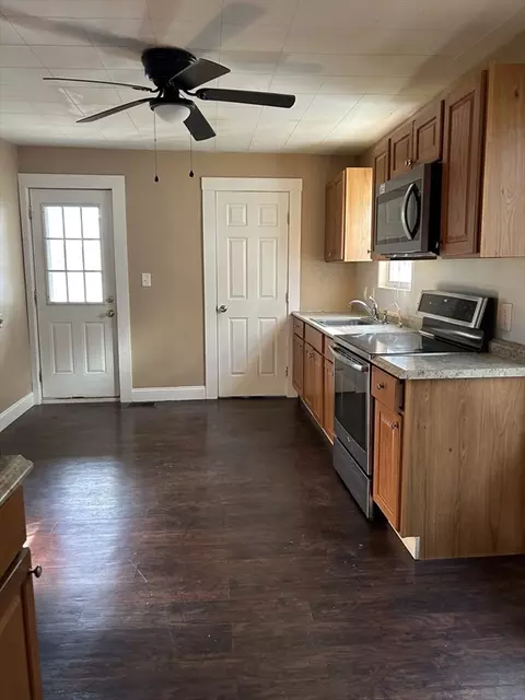 21 Clifton Ave, Springfield, MA 01105 photo 9