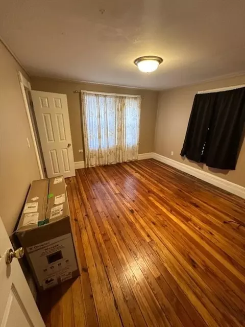 21 Clifton Ave, Springfield, MA 01105 photo 3