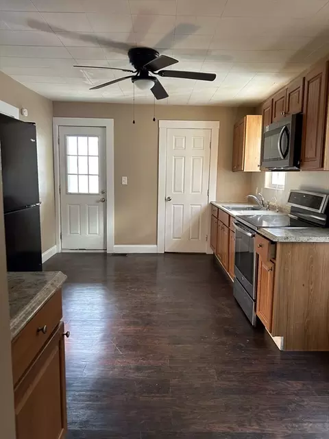 21 Clifton Ave, Springfield, MA 01105 photo 6