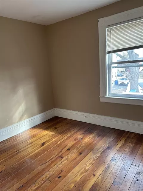 21 Clifton Ave, Springfield, MA 01105 photo 13