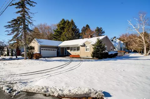 10 Birchwood Ter, Groveland, MA 01834
