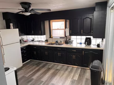 281 Roosevelt Ave, Springfield, MA 01118 photo 2