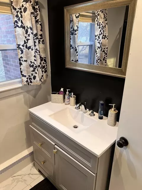 281 Roosevelt Ave, Springfield, MA 01118 photo 6