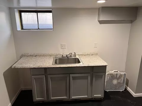 281 Roosevelt Ave, Springfield, MA 01118 photo 13