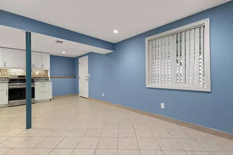 190 Reney St, Fall River, MA 02723 photo 17