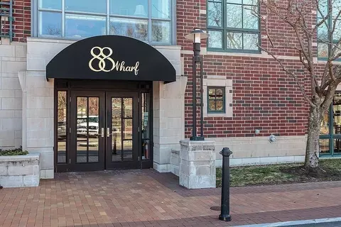 88 Wharf St #401, Milton, MA 02186