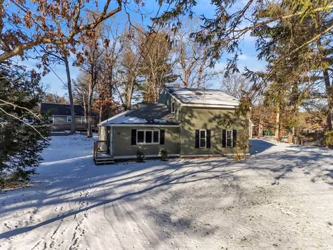 74 James St # -A, Palmer, MA 01069