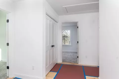 Entry Way - 3 Crest Ave, Worcester, MA 01607 photo 4 of 5