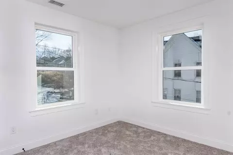 Bedroom - 3 Crest Ave, Worcester, MA 01607 photo 4 of 8