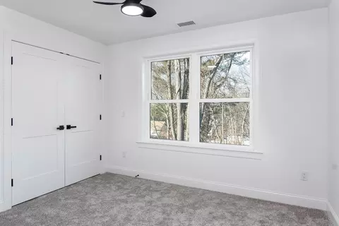 Bedroom - 3 Crest Ave, Worcester, MA 01607 photo 2 of 8