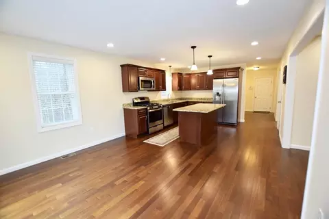 60 Cedar St, Middleboro, MA 02346 photo 5