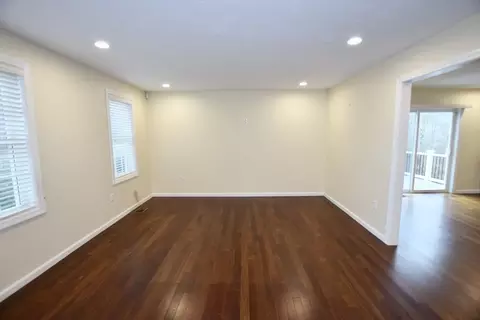 60 Cedar St, Middleboro, MA 02346 photo 4