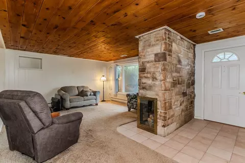 411 Forest Hills Rd, Springfield, MA 01128 photo 9