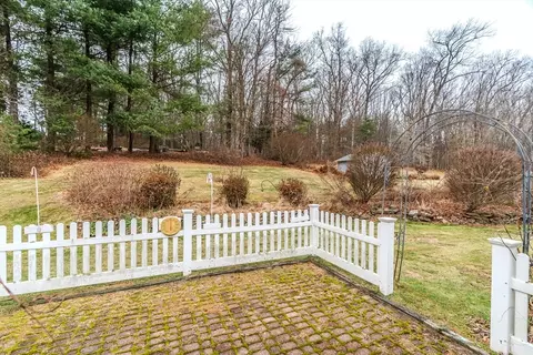 411 Forest Hills Rd, Springfield, MA 01128 photo 6