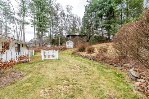 411 Forest Hills Rd, Springfield, MA 01128 photo 5