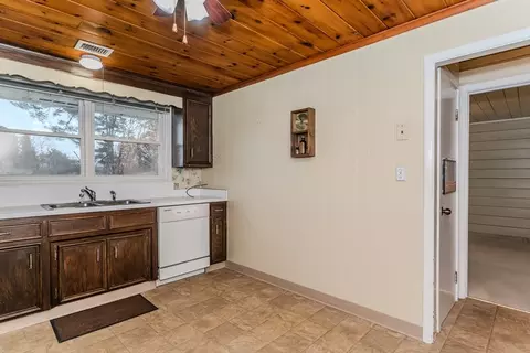 411 Forest Hills Rd, Springfield, MA 01128 photo 16