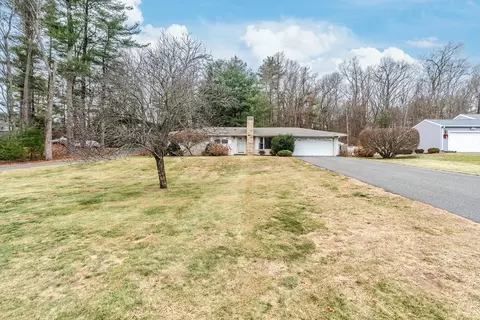 411 Forest Hills Rd, Springfield, MA 01128 photo 2