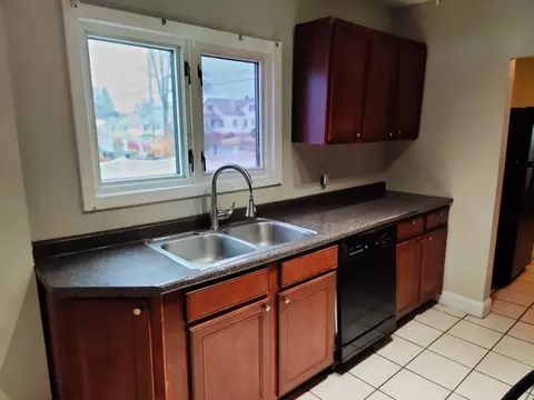 66 Redlands, Springfield, MA 01104 photo 10
