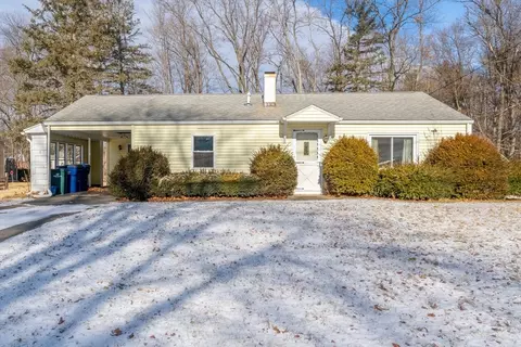 7 Keddy St, Easthampton, MA 01027 photo 2