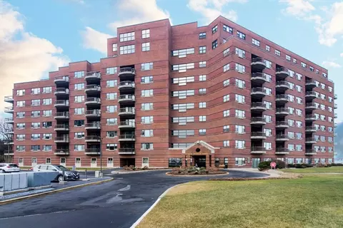 3 Seal Hbr #635, Winthrop, MA 02152