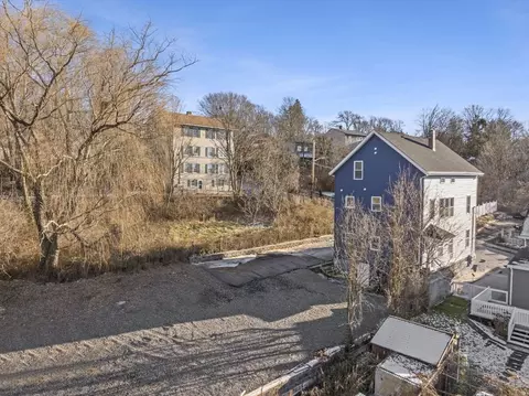 172 Stewart St, Fall River, MA 02720 photo 4