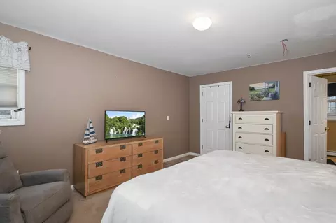 Bedroom - 24 N End Rd, Townsend, MA 01469 photo 4 of 10