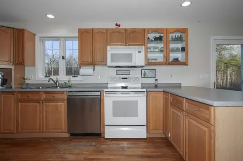 Kitchen - 24 N End Rd, Townsend, MA 01469 photo 1 of 3