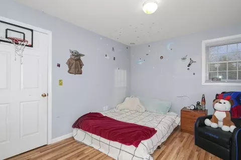 Bedroom - 24 N End Rd, Townsend, MA 01469 photo 8 of 10