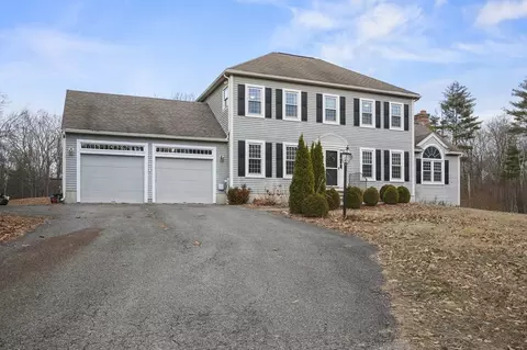 24 N End Rd, Townsend, MA 01469
