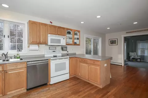 Kitchen - 24 N End Rd, Townsend, MA 01469 photo 2 of 3