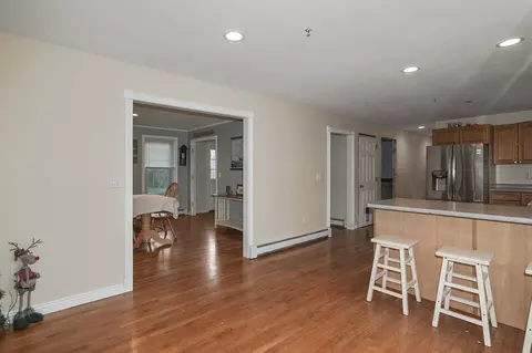 Entry Way - 24 N End Rd, Townsend, MA 01469 photo 2 of 4