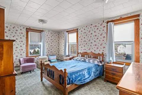 26-28 Exeter St, Easthampton, MA 01027 photo 12