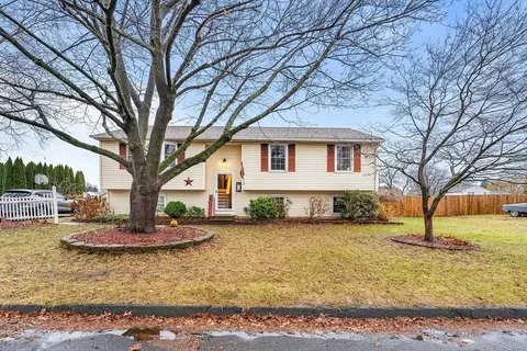 Exterior - 135 Joy St, Chicopee, MA 01013 photo 5 of 11
