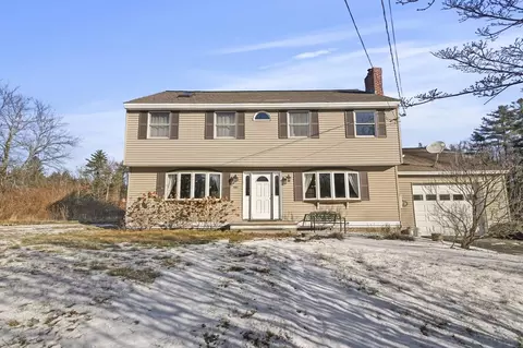 950 Chase Rd, Lunenburg, MA 01462